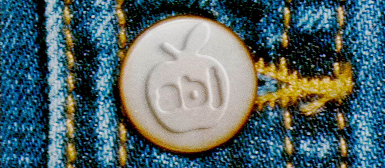 apple-bottom-jeans-button-2
